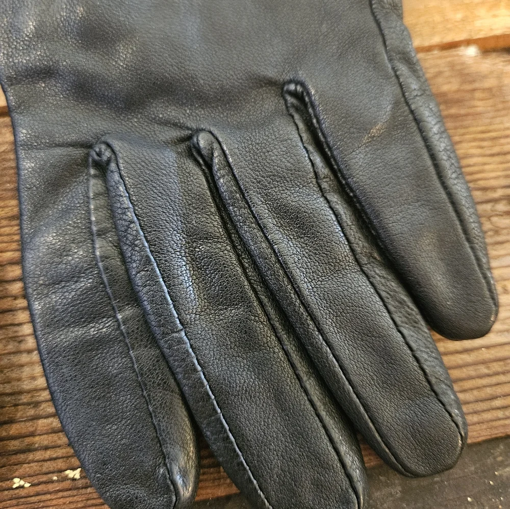 Black Leather lined gloves - Small